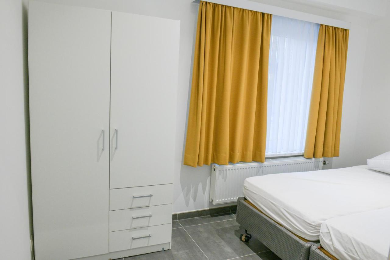 Modern Gelijkvloers Gezinsappartement Knokke-Heist Exterior photo